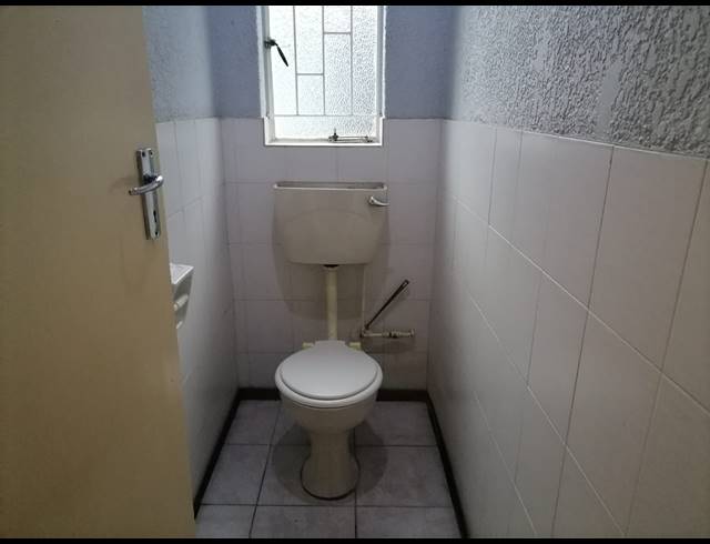 4 BEDROOM HOUSE FOR SALE IN GEELHOUTPARK